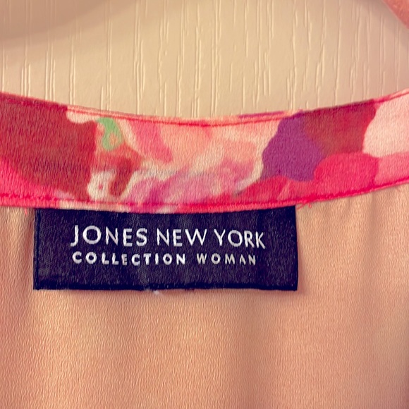 New Jones New York Top - Picture 3 of 9
